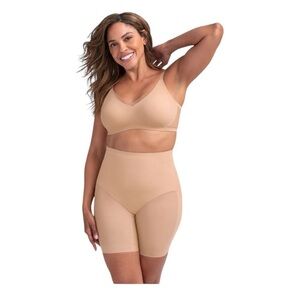 NWT -Honeylove SuperPower‎ Mid Waist Short